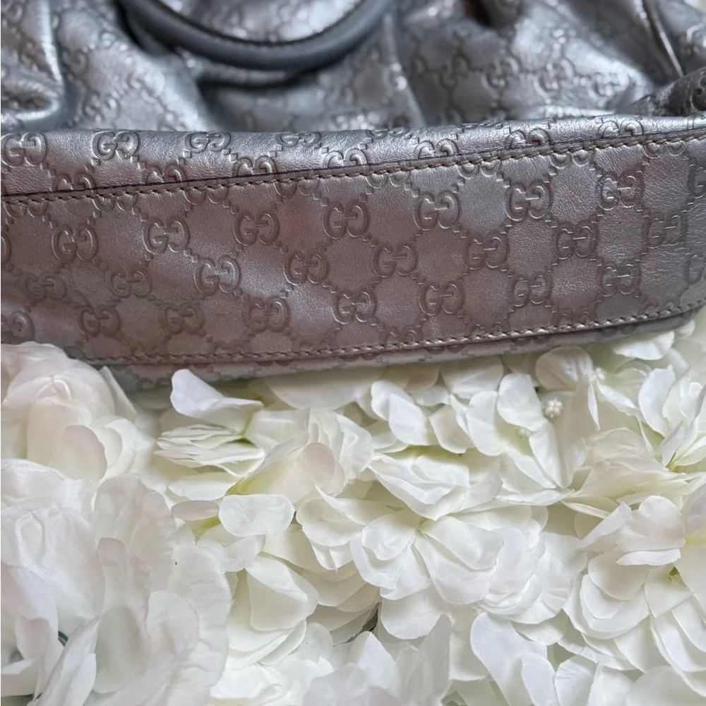 Gucci Sukey Metallic Silver Shoulder Bag With Charm- Authentic - Picture 14 of 17